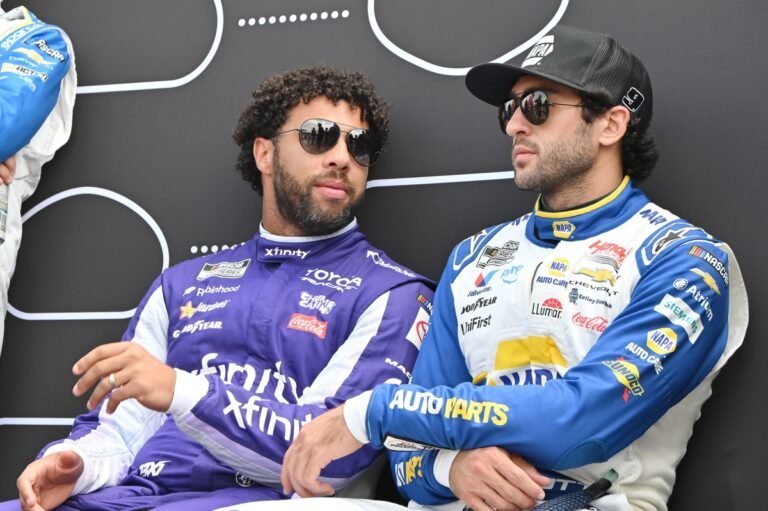 Elliott e Blaney ajudam carros da 23XI a religar após bandeira vermelha em Darlington