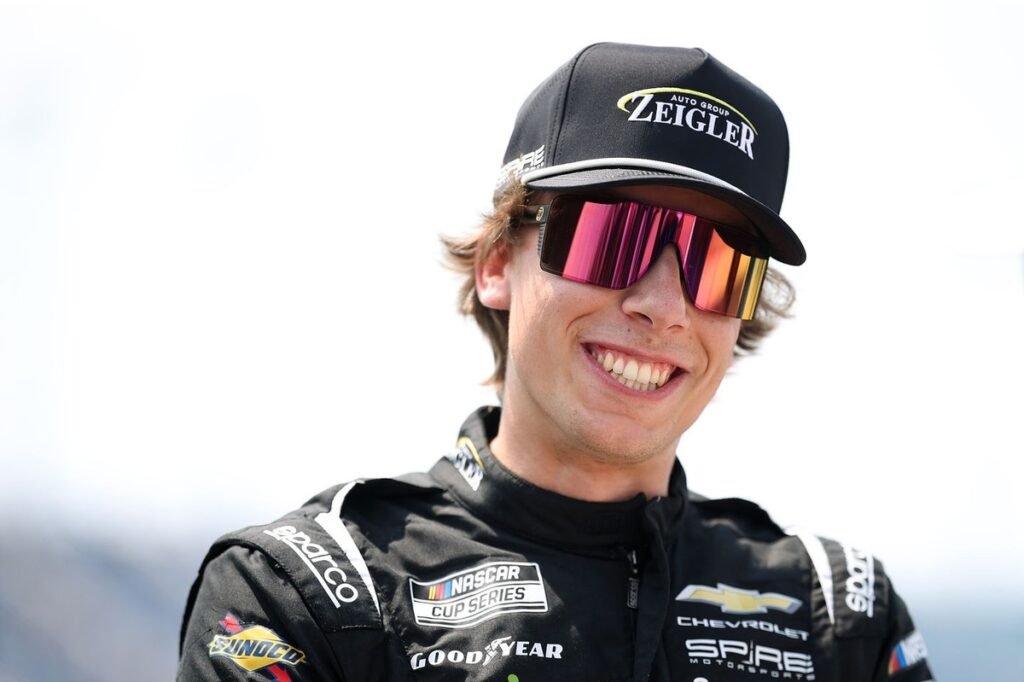 Carson Hocevar rejeita desculpas vazias e banca postura após atrito com Brad Keselowski