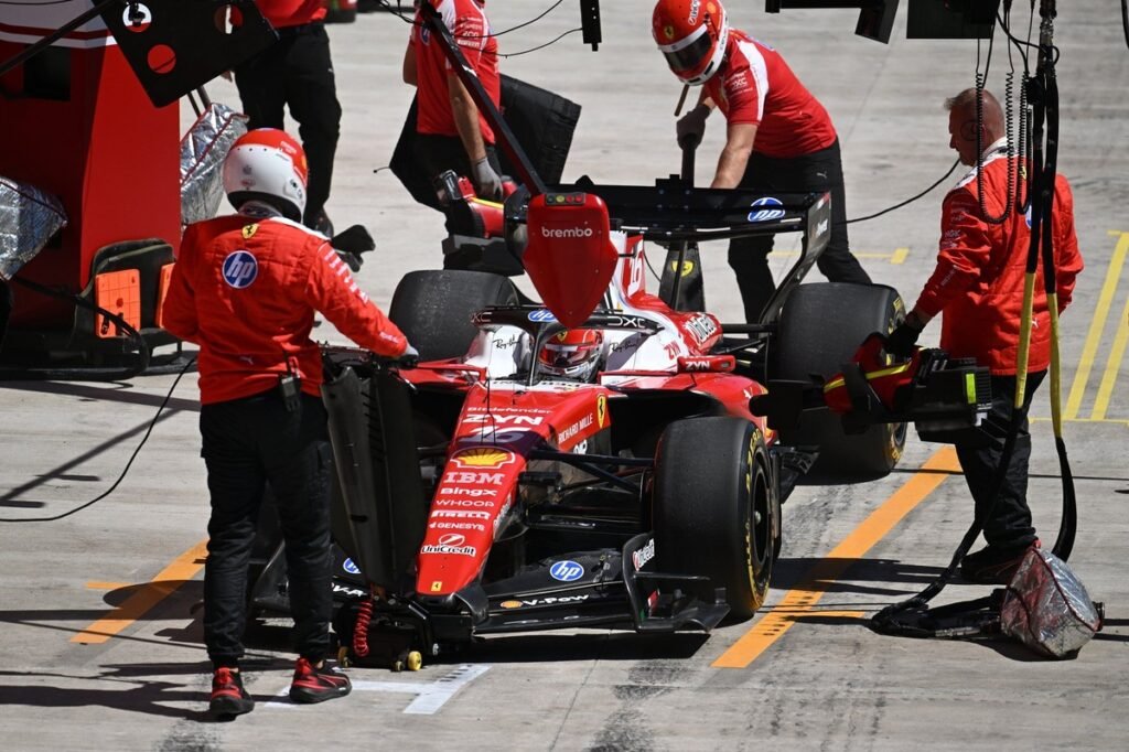 Ferrari reestrutura área de motores e espera engenheiro da Red Bull Powertrain