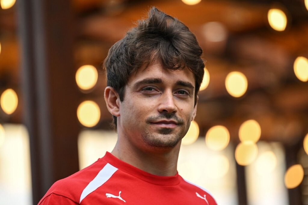 Leclerc critica “exagero e injustiça” em cobranças sobre a Ferrari após disputas com Hamilton