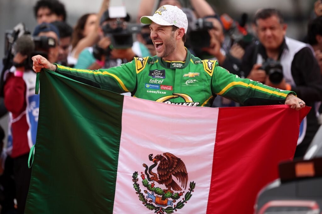 Documentário sobre Daniel Suárez estreia na FOX Sports e revisita volta histórica da NASCAR ao México