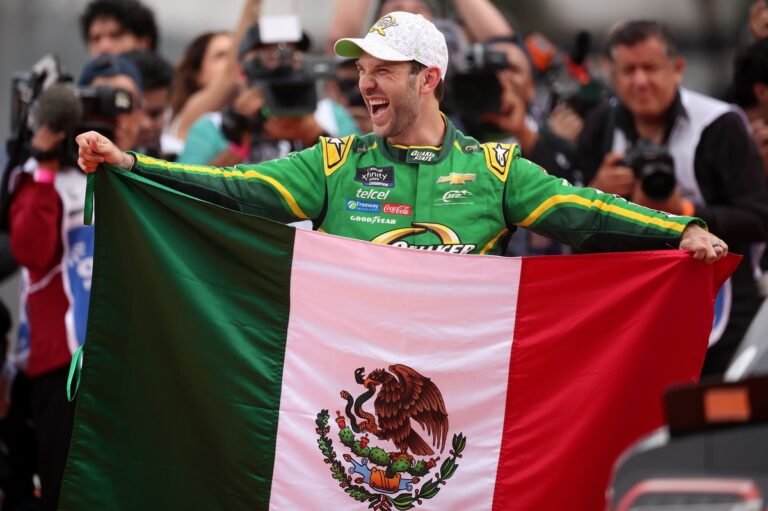 Documentário sobre Daniel Suárez estreia na FOX Sports e revisita volta histórica da NASCAR ao México