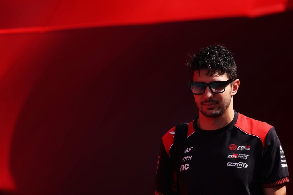 Ocon admite estar sem contrato para 2027 em meio a indefinição da Haas