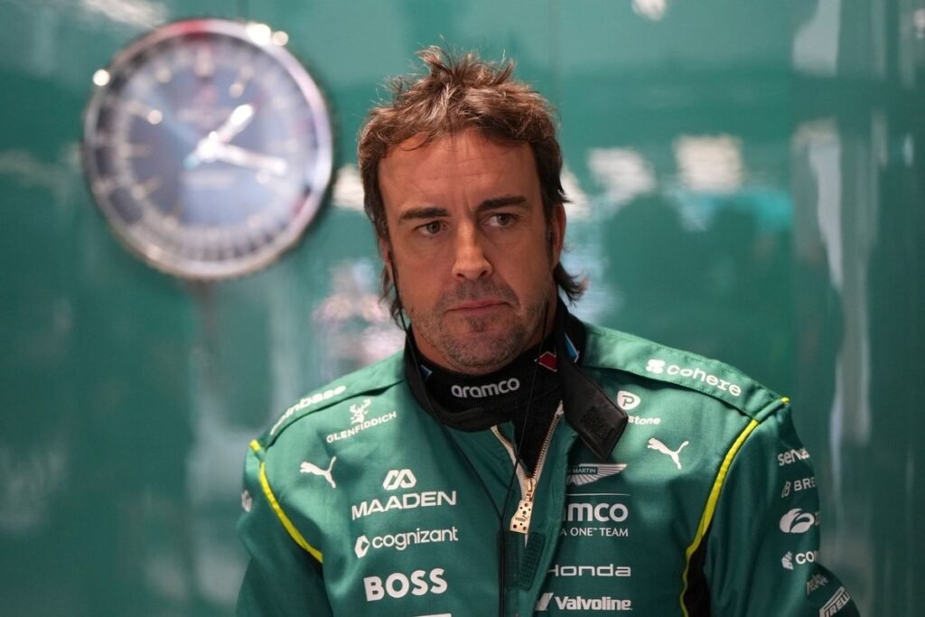Alonso aparece em Mônaco com Bugatti Veyron personalizado de 6,8 milhões de euros