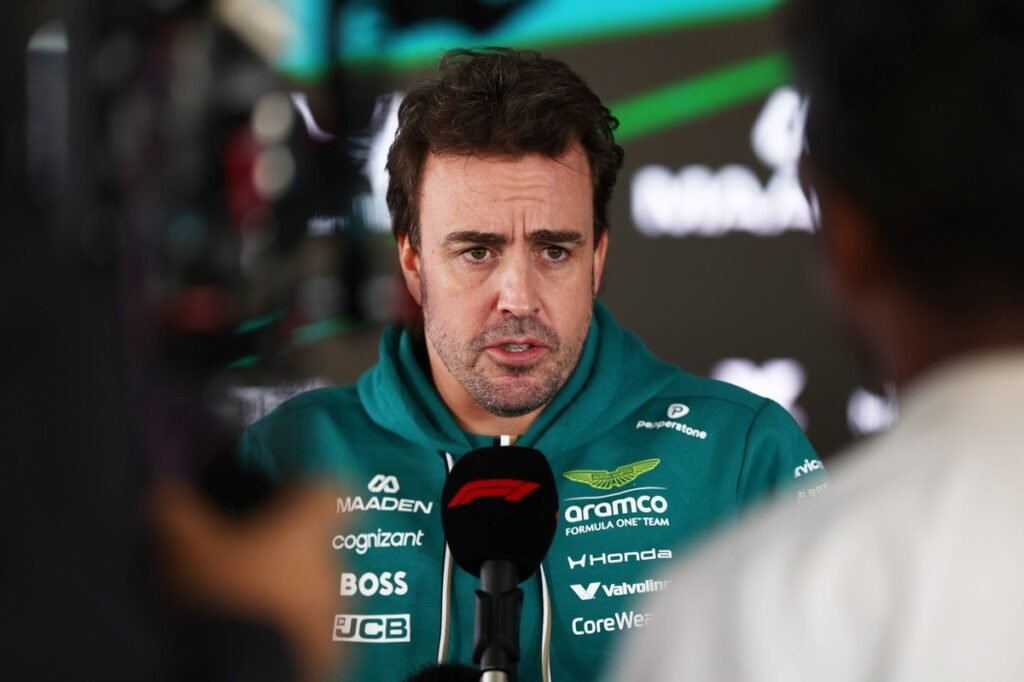 Alonso diz que futuro na F1 passa mais pelo regulamento de 2026 do que pelo carro da Aston Martin