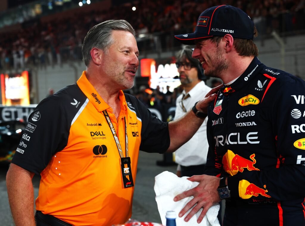 McLaren admite conversa com Verstappen e deixa porta aberta para 2028