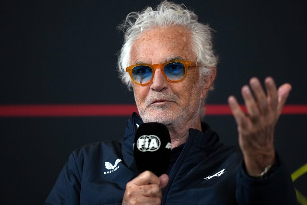 Briatore acusa FIA de favorecer McLaren após decisão que tirou pódio de Gasly