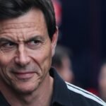 Wolff diz que Mercedes não tem dinheiro para desenvolver o carro, mas equipe aponta limite do teto orçamentário