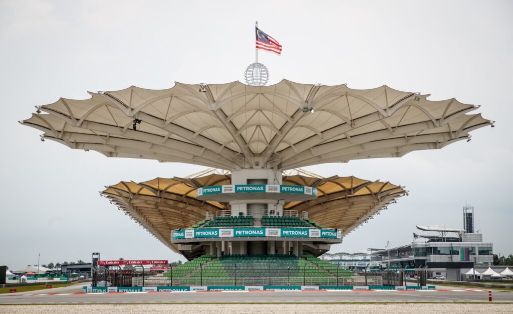 F1 transfere GP do Bahrein para a Malásia em 2026 após guerra no Oriente Médio