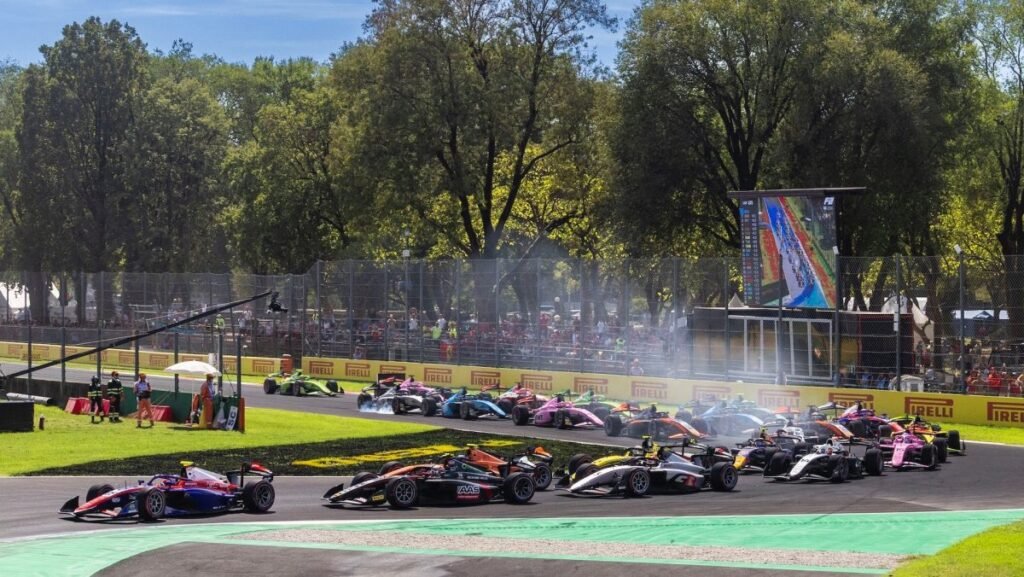 Invicta domina rodada de Monza da Fórmula 2 com duas vitórias de Dürksen