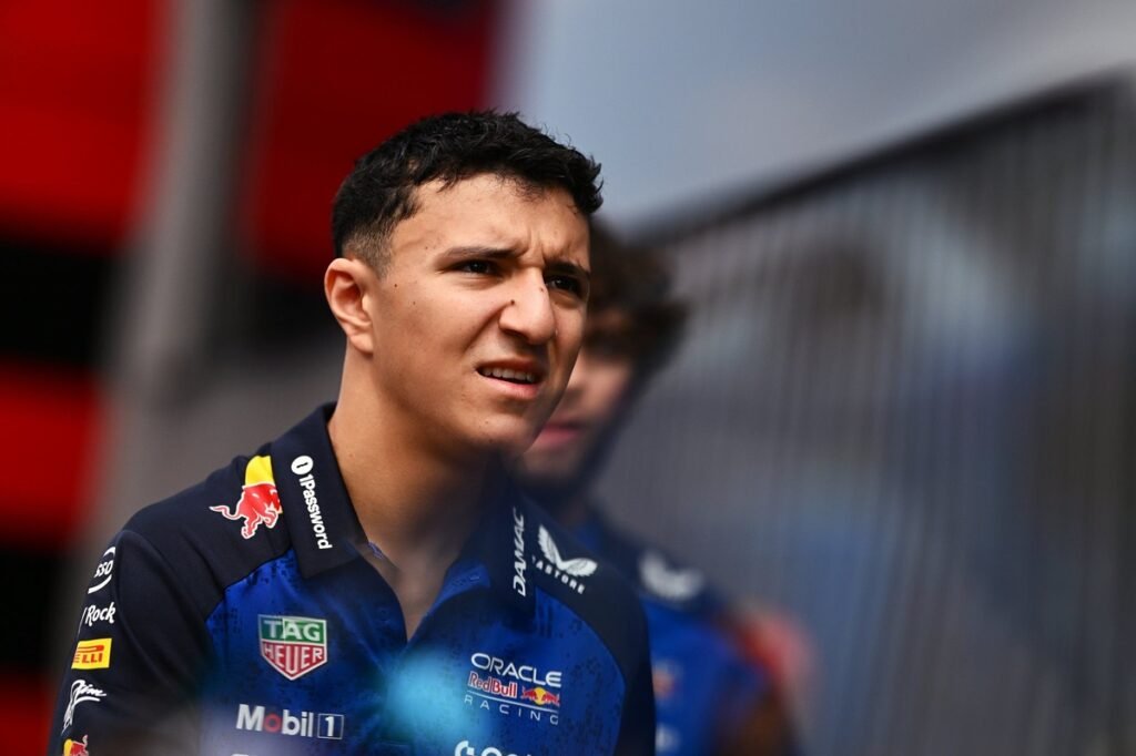 Red Bull confirma Lawson no lugar de Hadjar no GP da Itália; Tsunoda assume vaga na Racing Bulls