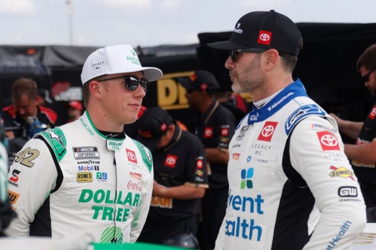 Jimmie Johnson nega confronto com Nemechek após saída do piloto da Legacy Motor Club