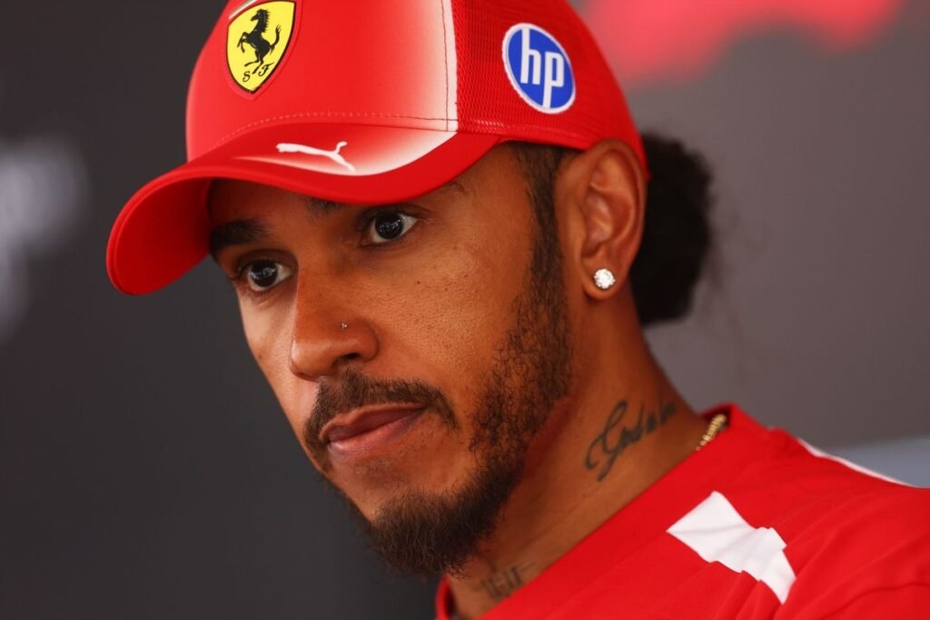 Hamilton diz que não quer tratamento preferencial da Ferrari na disputa pelo título