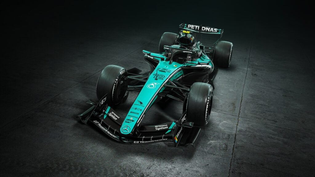 Mercedes lança pintura especial para o GP do Bahrein e confirma atualizações em Sepang
