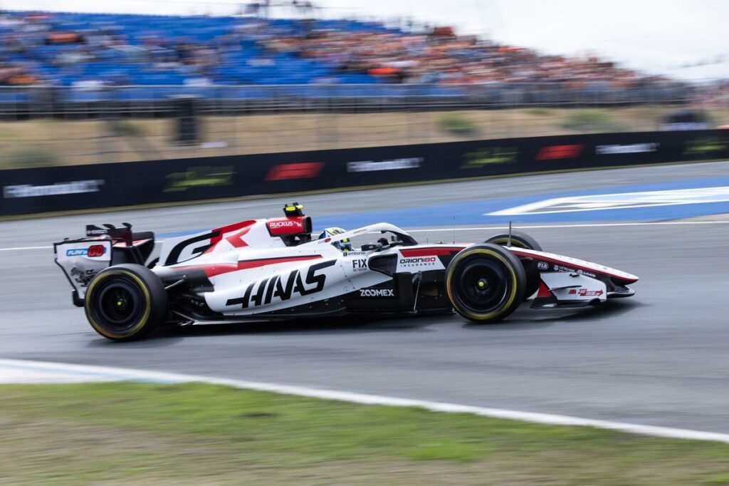 Haas explica por que só Bearman terá motor atualizado da Ferrari no GP da Itália