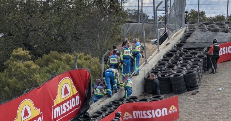 Indy atrasa Treino Livre 2 em Laguna Seca após dano em barreira na Saca-Rolhas