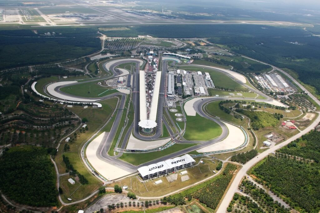 McLaren vê sexta-feira decisiva em retorno de Sepang no GP do Bahrein