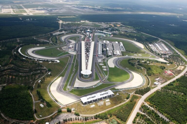 McLaren vê sexta-feira decisiva em retorno de Sepang no GP do Bahrein
