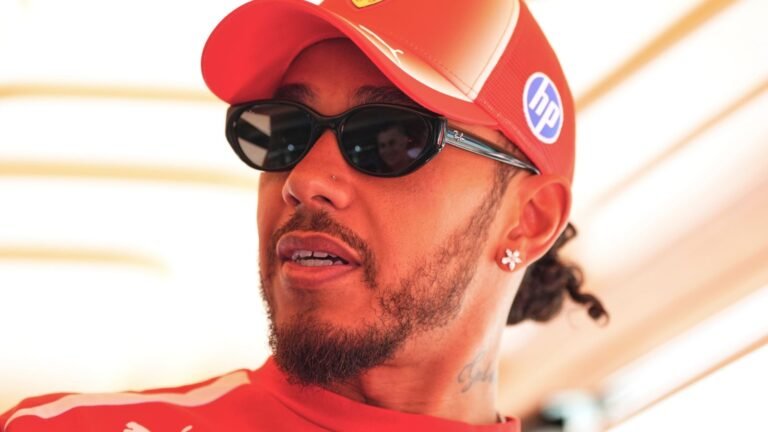 Hamilton mira Russell no campeonato e diz que top 3 da Ferrari seria “um grande resultado”