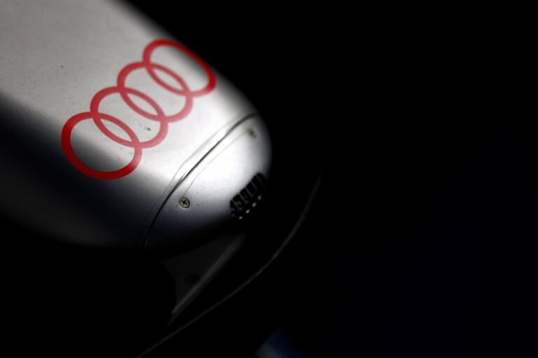 Audi avalia vender nova fatia da equipe de F1 e nega impacto de crise no projeto