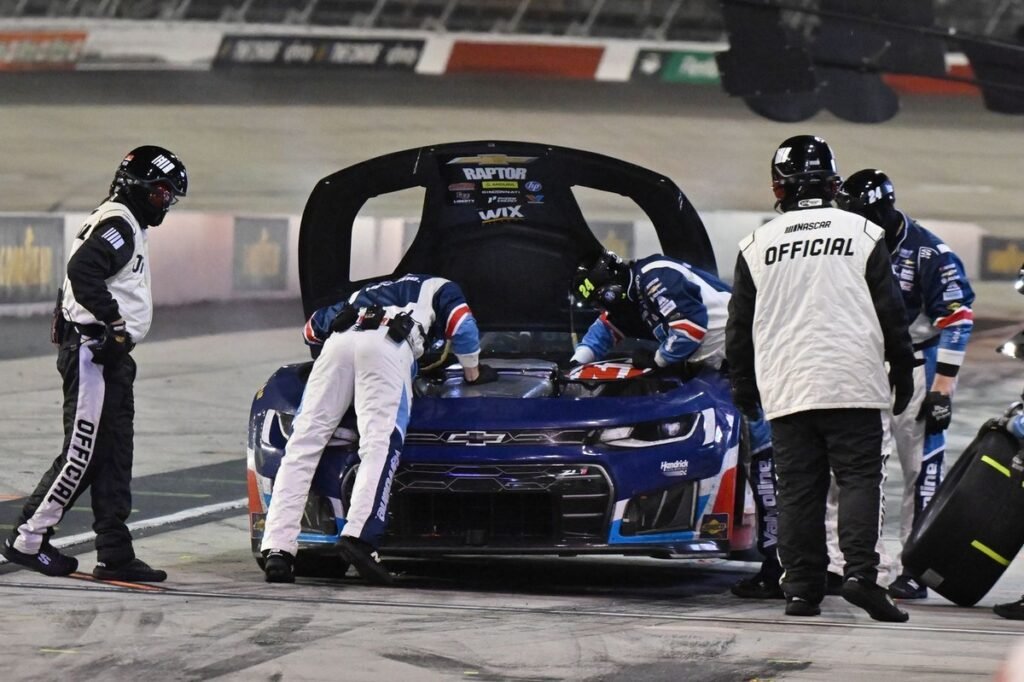 Bell vence a Southern 500, sobe no campeonato e reduz diferença para Hamlin