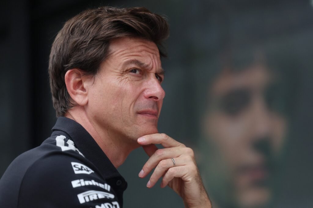 Wolff rebate críticas por suposto favorecimento a Antonelli na Mercedes