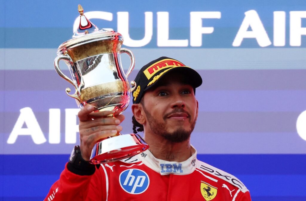 Hamilton admite surpresa com pódio após aposta nos pneus e reação na relargada
