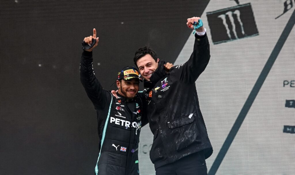 Wolff atribui domínio de Hamilton na Mercedes a habilidade rara e fala até em “genética”
