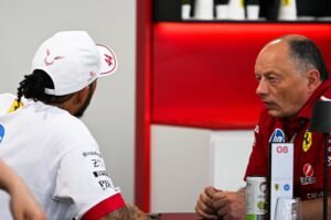 Ralf Schumacher vê atrito na Ferrari e diz que Hamilton tenta assumir o comando