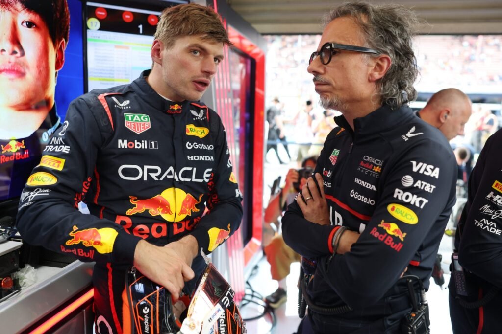 Verstappen mudou rumo do RB22 após três voltas, diz chefe da Red Bull