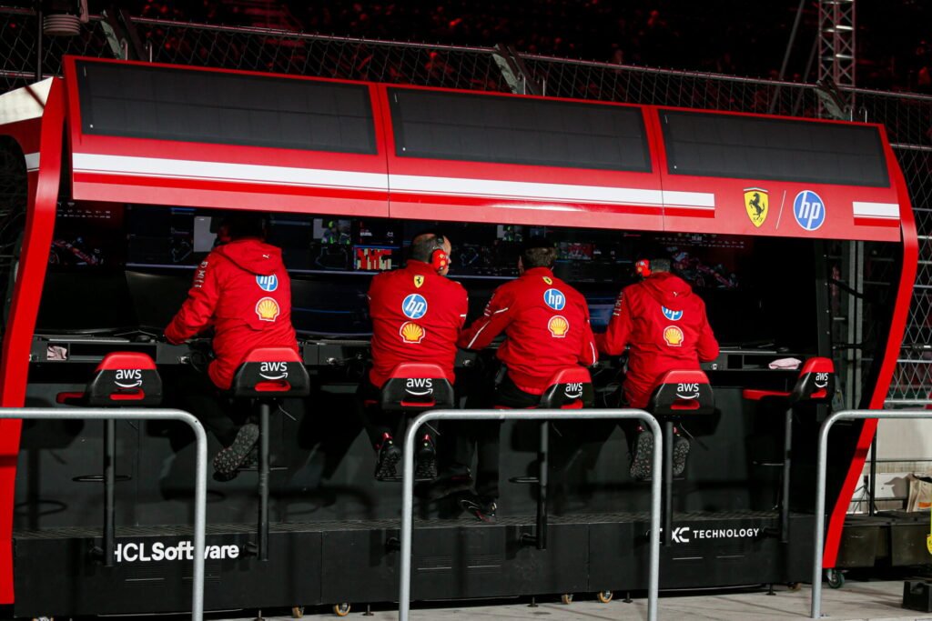 Steiner critica Ferrari após erro com pneus e diz que fazer o oposto pode dar certo na F1