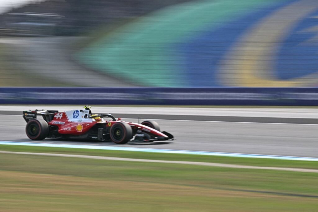 Villeneuve diz que Hamilton saiu mais satisfeito com a Ferrari do que com o P2 no grid
