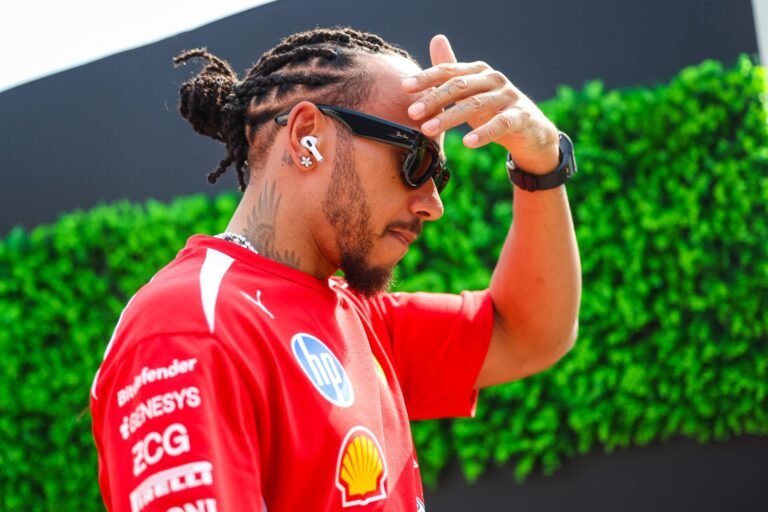 Hamilton aponta falha na entrega de energia da Ferrari, e análise indica déficit para a Mercedes
