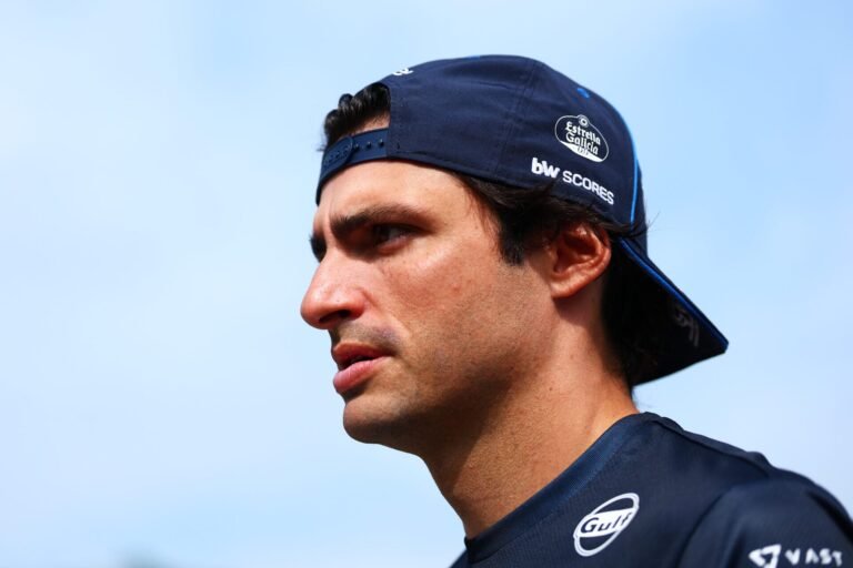 Sainz diz que vontade de vencer pode afastá-lo da Williams sem carro competitivo