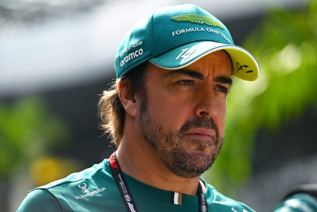 Alonso soma melhor resultado de 2026 e ganha apelido de Piastri após reação na Aston Martin