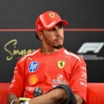 Renovação de Hamilton com a Ferrari segue sem anúncio após sequência de atritos em 2026