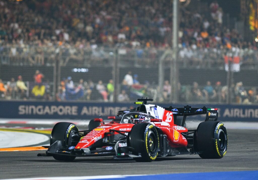 Leclerc aponta limitação mecânica da Ferrari após P2 em Singapura