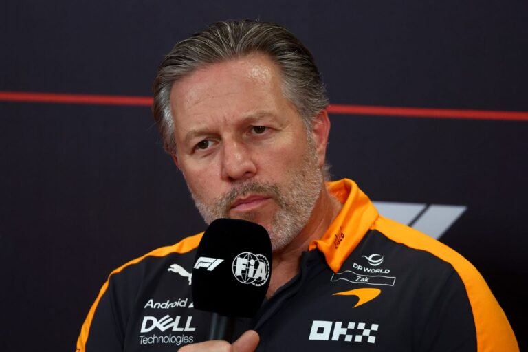 McLaren classifica toque entre Norris e Piastri como inaceitável após Sprint de Singapura