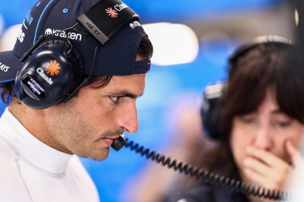 Sainz vai largar em 22º após falha de software da FIA afetar classificação em Singapura