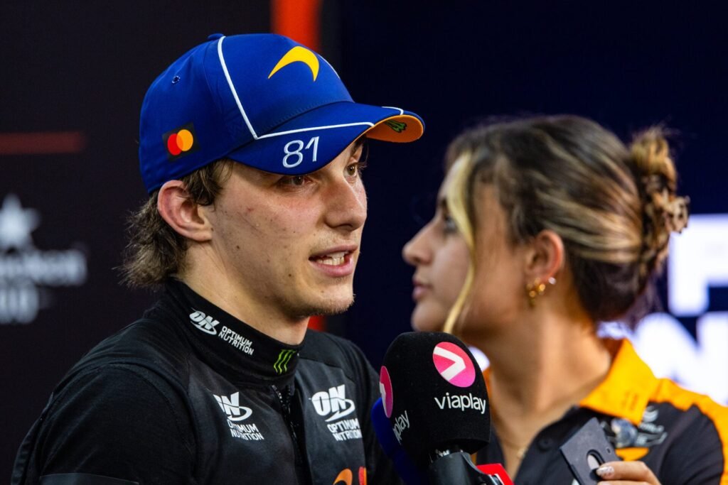 Palmer vê responsabilidade dividida em toque entre Norris e Piastri na Sprint de Singapura