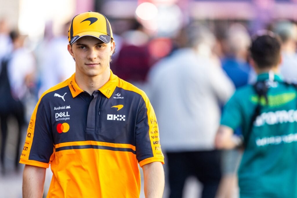 Piastri aponta adaptação ao carro da McLaren como principal dificuldade na temporada 2026