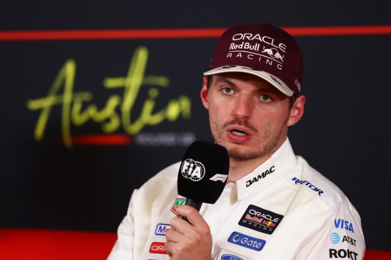 Verstappen discorda de Mekies sobre efeito do Virtual Safety Car no duelo com Hamilton nos EUA