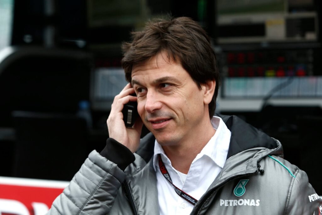 Toto Wolff superou desconfiança inicial e já projeta sucessão na Mercedes