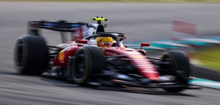 CEO da Ferrari vai ao paddock no GP do Bahrein e banca permanência de Vasseur