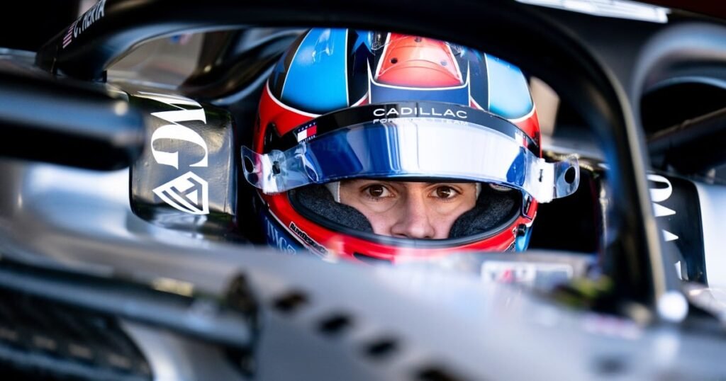 Cadillac avalia trocar Bottas por Herta em 2027, com preferência da GM por dupla com Pérez