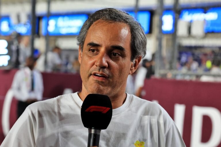 Montoya vê Mercedes “preocupada” após vitória de Verstappen no início de 2026