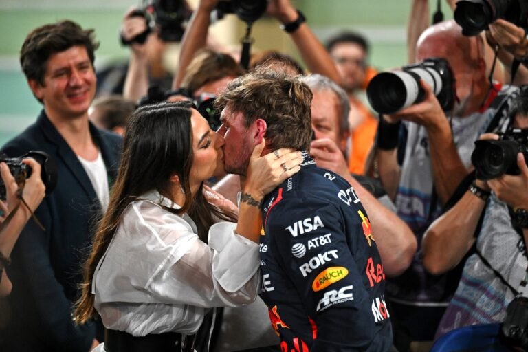 Verstappen aparece com Kelly Piquet e Penélope em parque temático antes do GP dos Estados Unidos