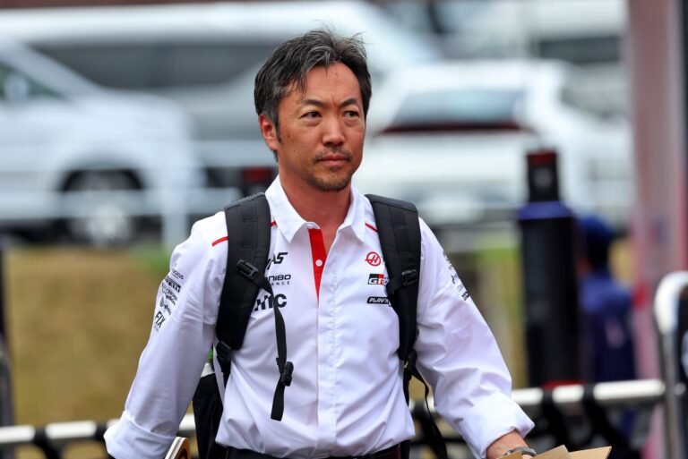 Komatsu chama de “absurdo” rumor sobre pedido de Bearman por contrato na Haas