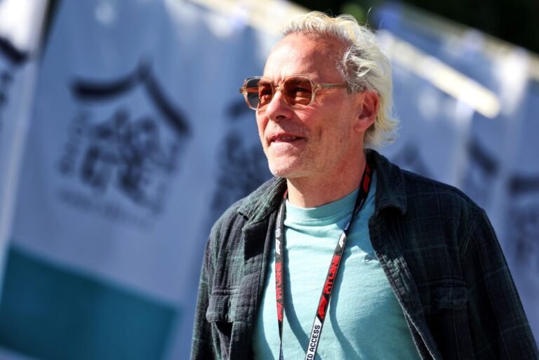 Villeneuve diz que pressão sobre Vasseur é parte do cargo na Ferrari