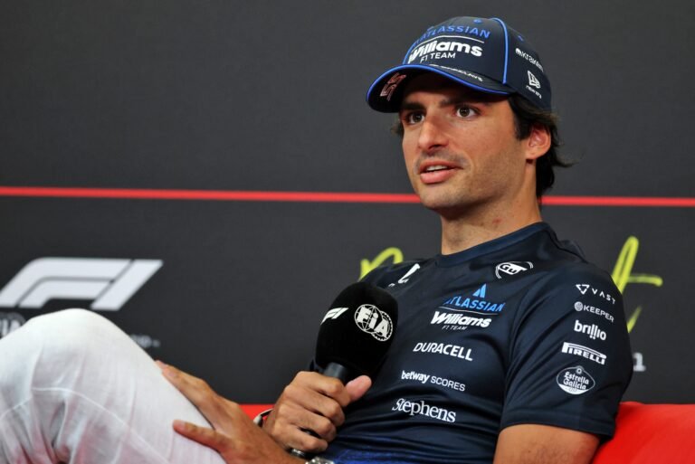Sainz pede mais compreensão dos líderes da F1 com retardatários